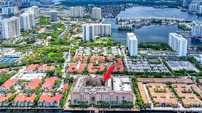 Building Photo - 3001 NE 185th St