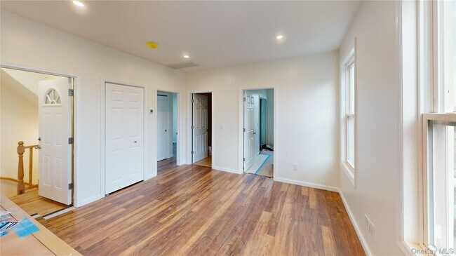 Building Photo - 24 5th St