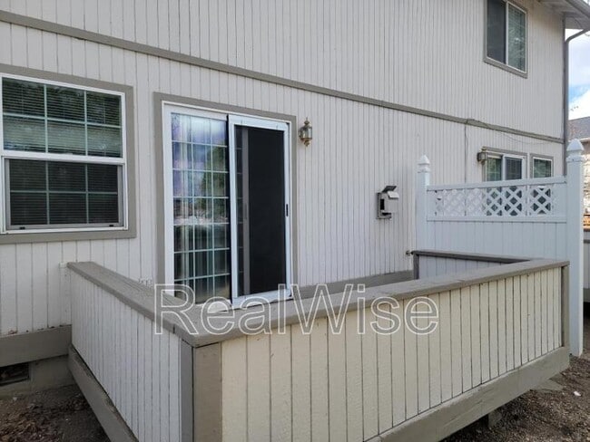 Building Photo - 2080 NE Chanel Ct