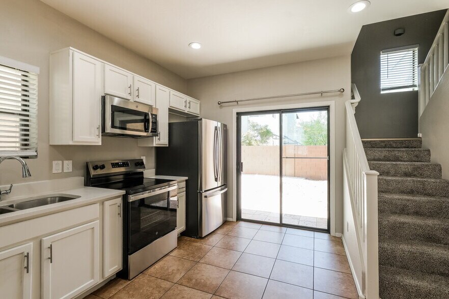 Building Photo - 10317 W Monterosa Ave