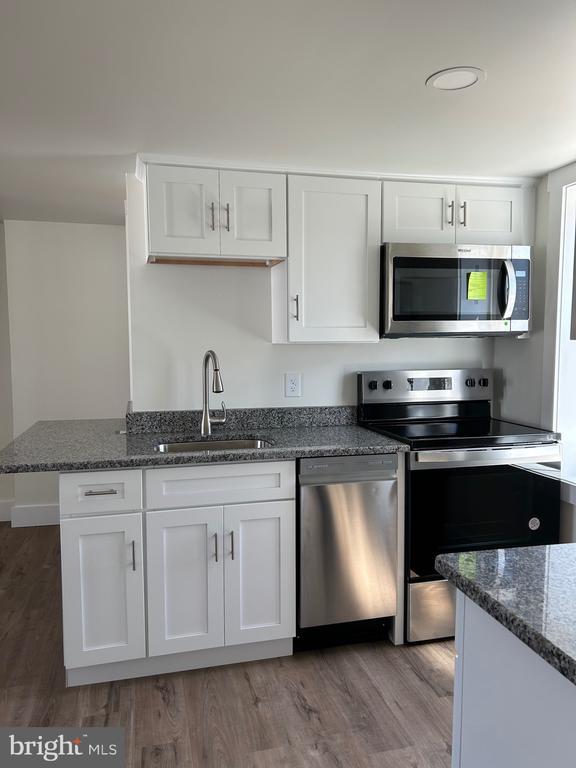 Building Photo - 152 N Walnut St