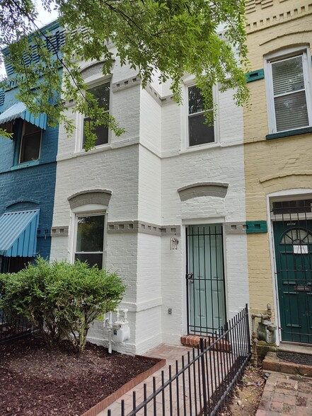 Primary Photo - 1229 K St SE