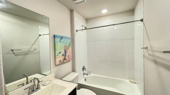 Building Photo - 156 Medinah Ln
