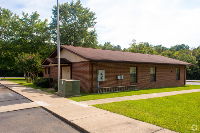 Building Photo - Dunlap Gardens