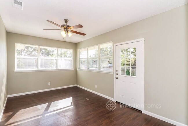 Building Photo - 713 Ridgewood Cir