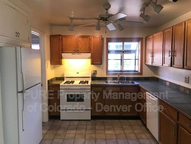 Building Photo - 750 S Canosa Ct