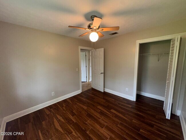 Building Photo - 116 Christie Ln
