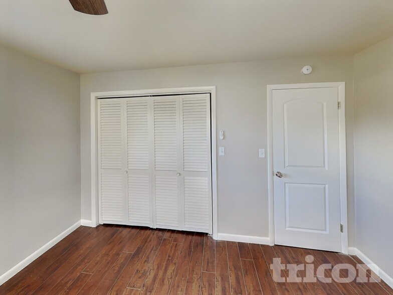 Building Photo - 1006 Barton Blvd