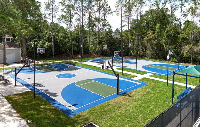 Building Photo - 1325 Fairway Village Dr