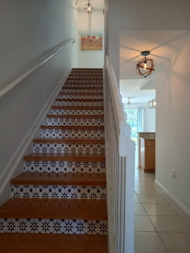 Building Photo - 2018 Alta Meadows Ln