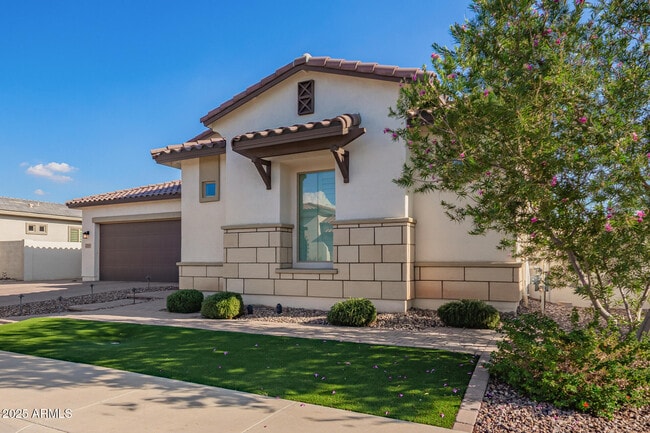 Building Photo - 2065 E Gemini Pl