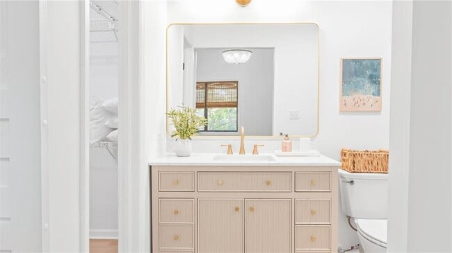 Building Photo - 512 S Harbour Oaks Dr