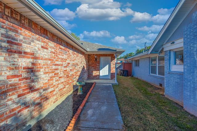 Building Photo - 3107 8th Ave