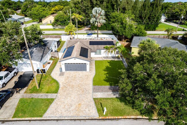 Building Photo - 10356 57th Way N