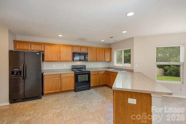 Building Photo - 6442 Ridgeview Commons Dr