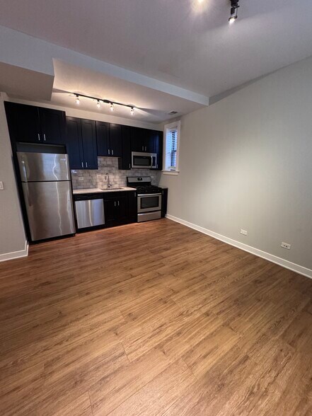 Building Photo - 4628 N Leavitt St