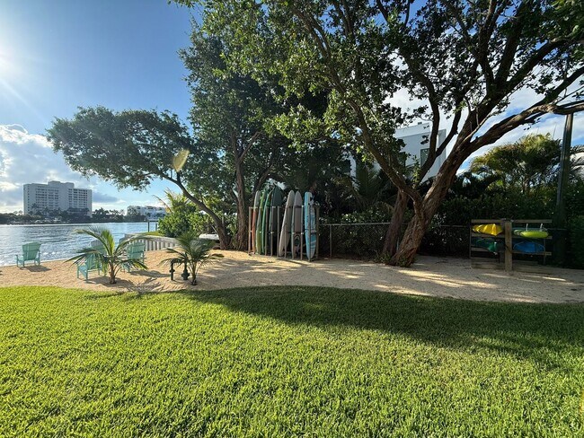 Building Photo - Luxury, furnished seasonal rental, Tequest...