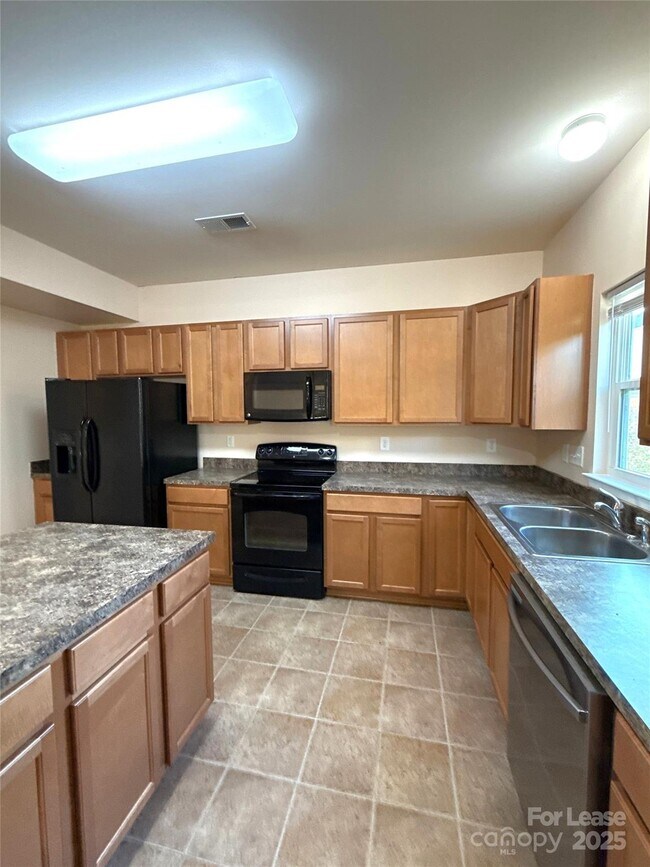 Building Photo - 134 Ashton Dr