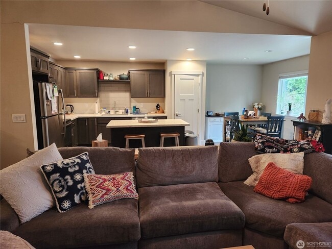 Building Photo - Newer Construction Home