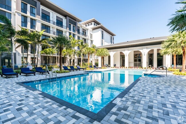 Resort Style Pool - The Point at Palm Beach Gardens