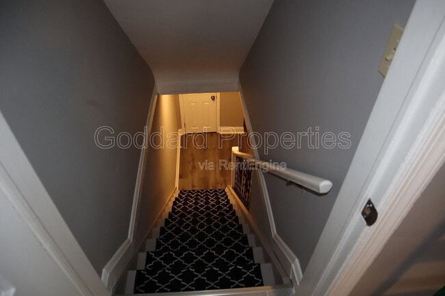 Building Photo - 5916 Northwood Dr