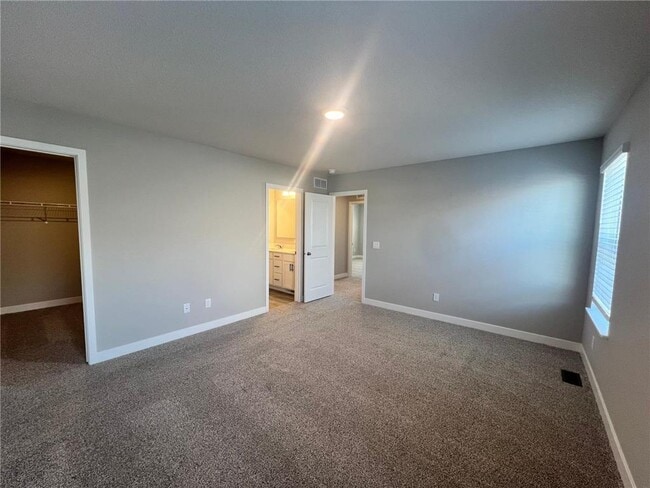 Building Photo - 17373 Dulles Ln