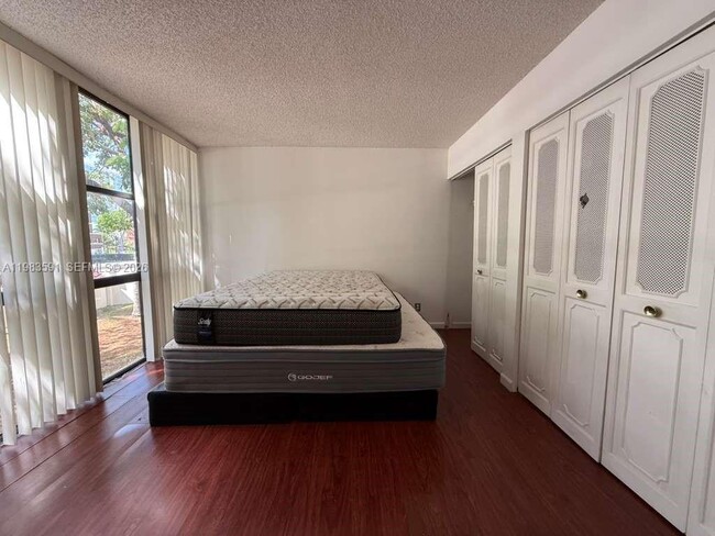 Building Photo - 16909 N Bay Rd