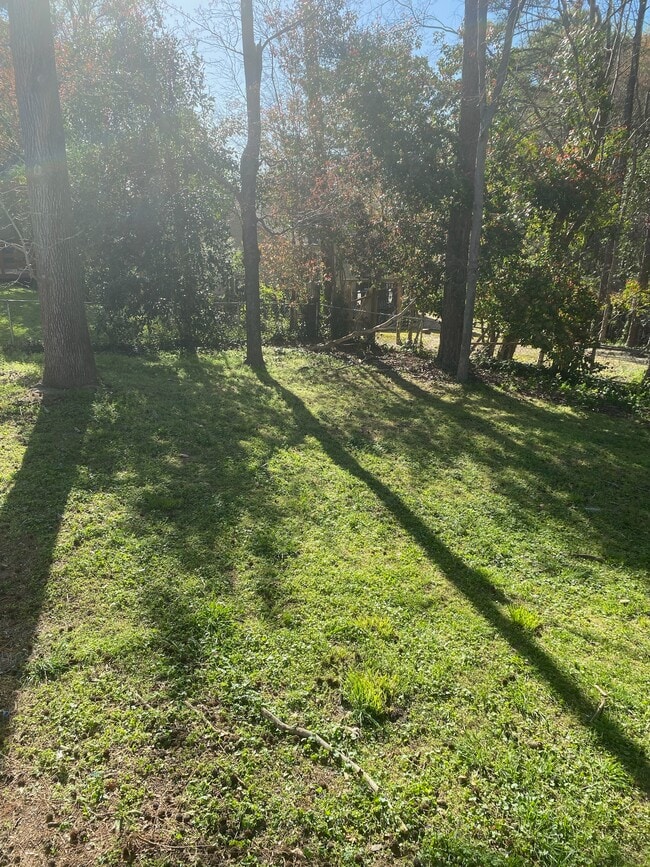 Building Photo - 7621 Longstreet Dr