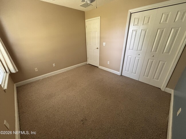 Building Photo - 14160 Fish Eagle Dr W