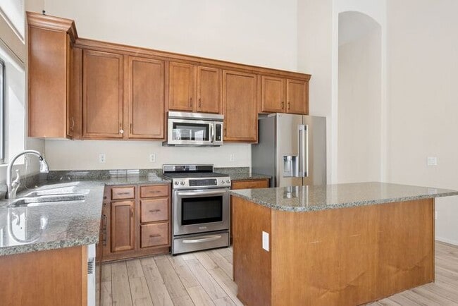 Building Photo - 2763 N Raven