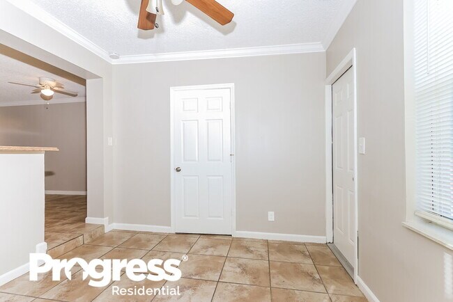 Building Photo - 923 Bradley Ct