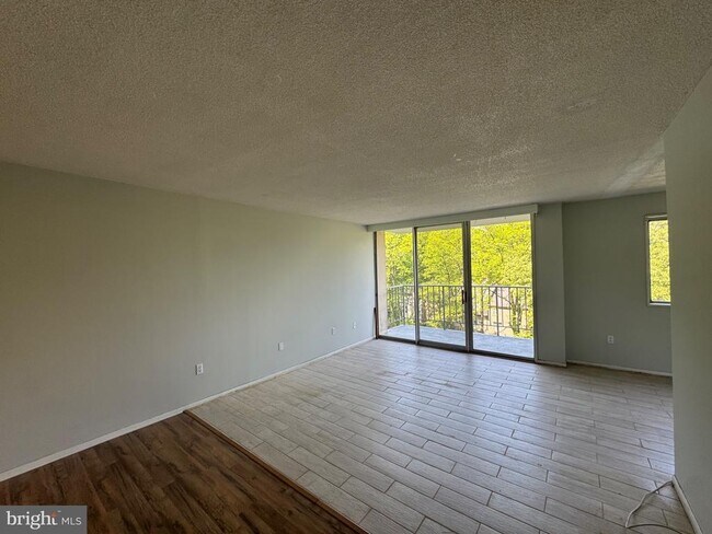 Building Photo - 2059 Huntington Ave