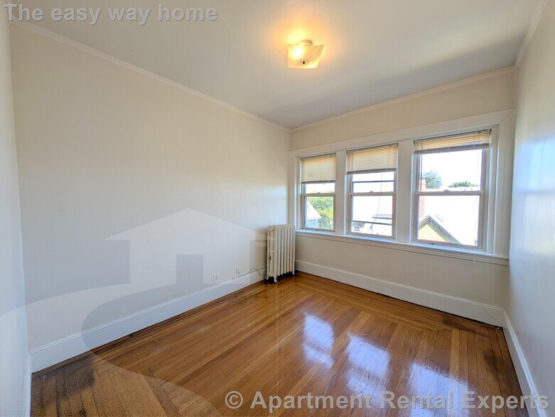 Building Photo - 154 Summer St