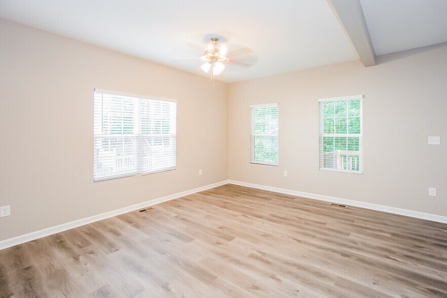 Building Photo - 109 Lookout Point Pl