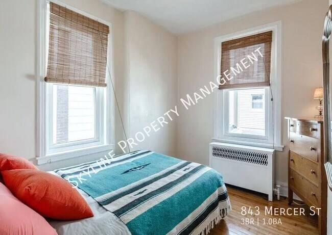 Building Photo - Gorgeous 2 Bedroom Home For Rent in Fishtown!