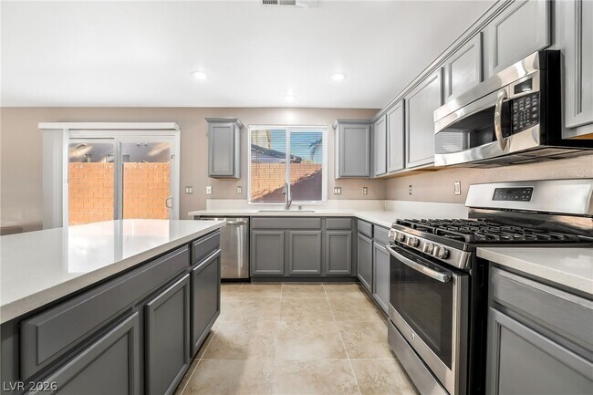 Building Photo - 4664 Deer Forest Ave