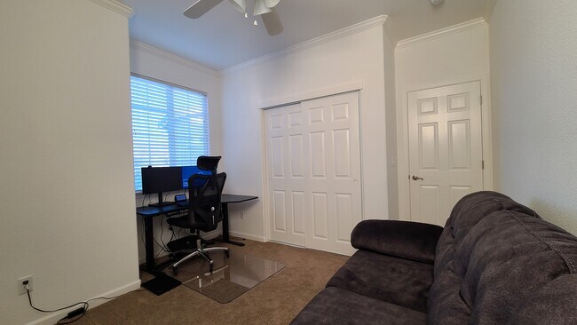 Building Photo - 1888 Leaning Oak Dr