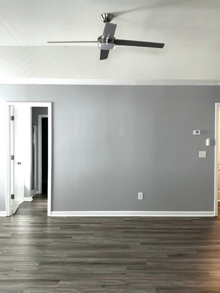 Building Photo - 25 Brookvalley Ct W