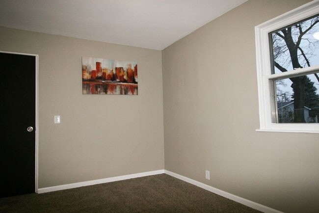 Building Photo - 3 Bedroom, 1 Bathroom Home for Rent in Evansdale, Ia