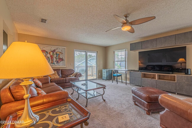 Building Photo - 6236 Clover Bend Dr