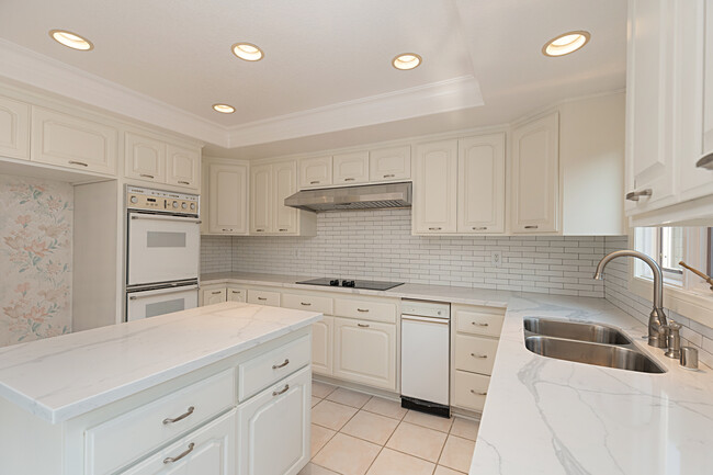 Kitchen-no refrigerator - 3481 Aquarius Dr