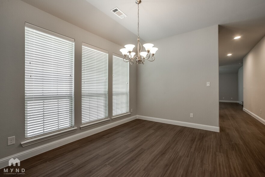 Building Photo - 3313 King Yon Wy