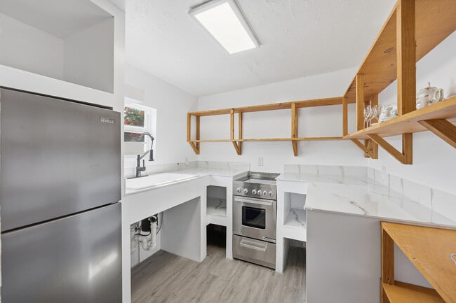 Building Photo - 308 SW 1st St