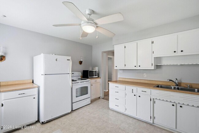 Building Photo - 1047 Seelbach Ave