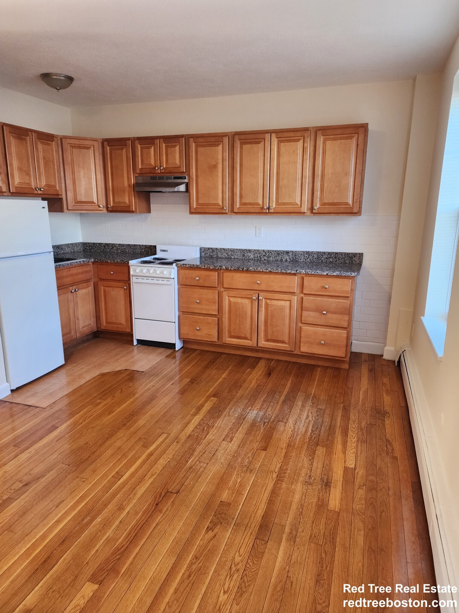 Building Photo - 168 North Beacon St