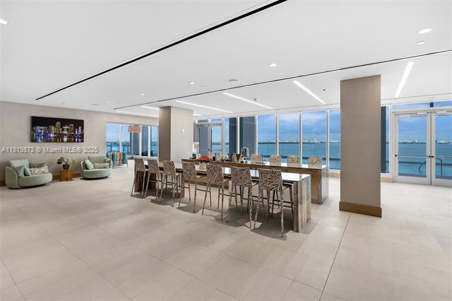Building Photo - 17201 Collins Ave