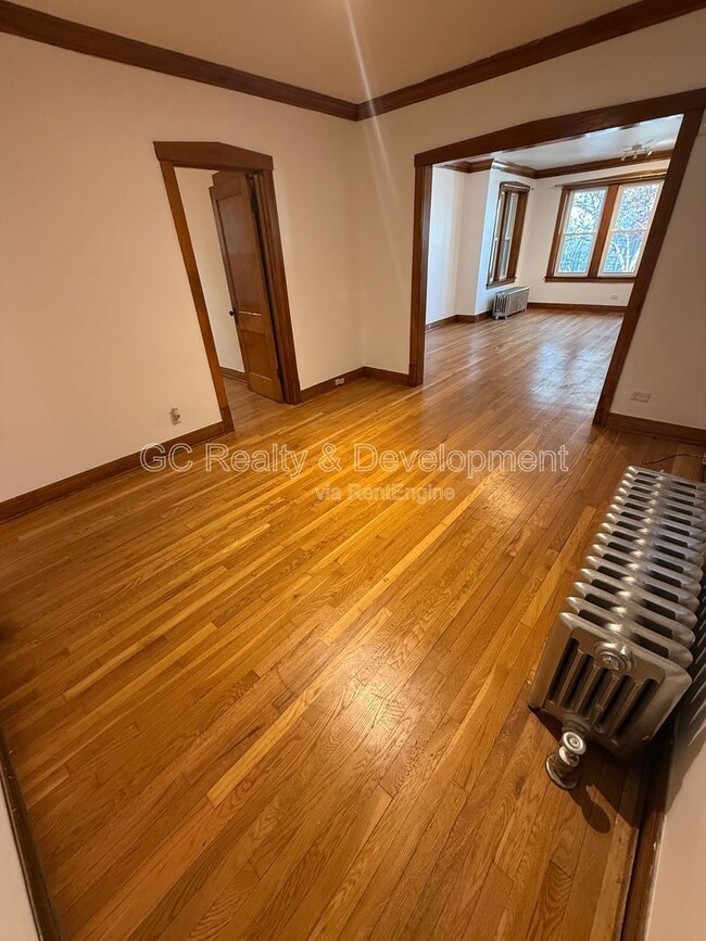 Building Photo - 2926 N Avers Ave