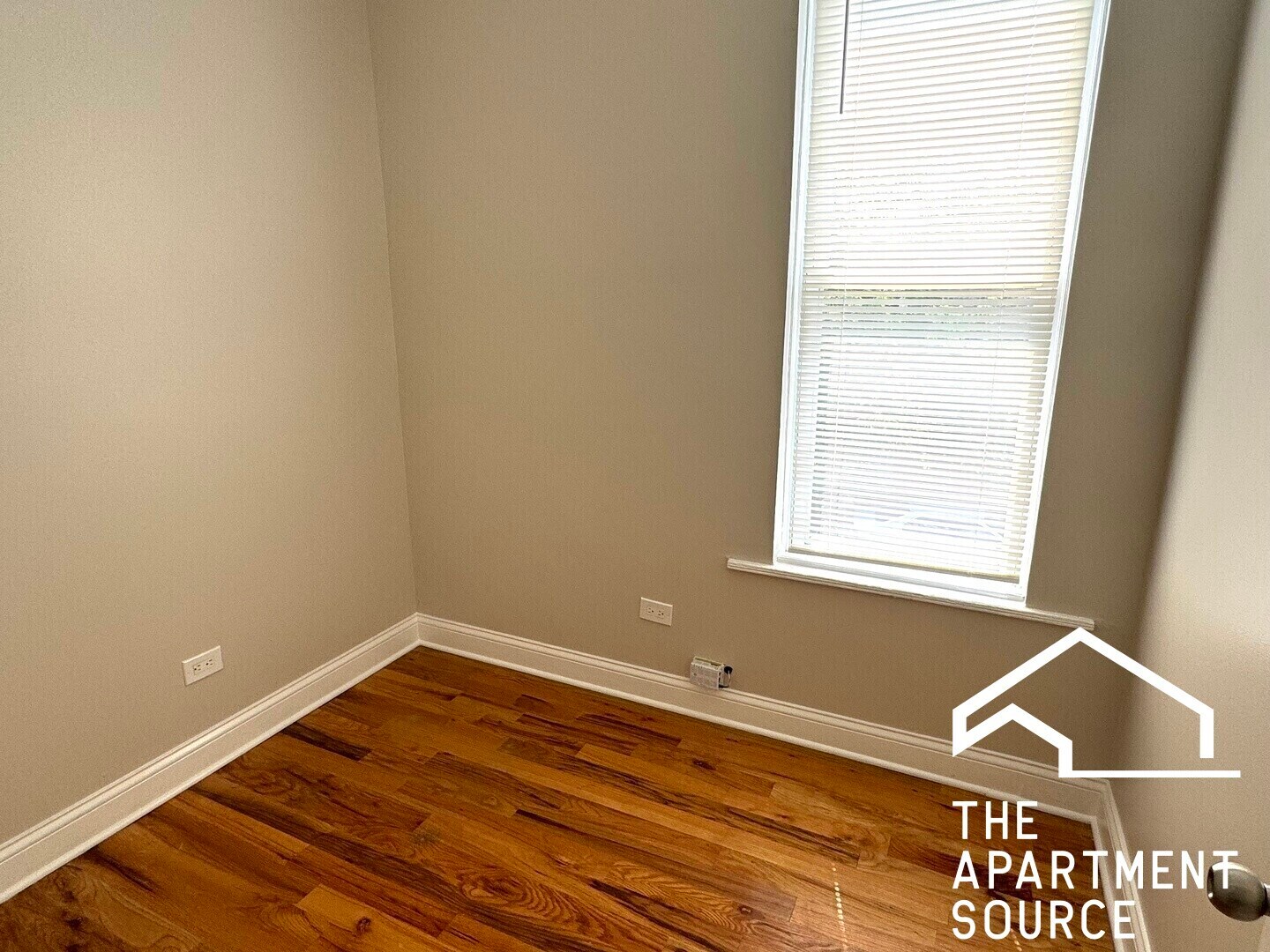 Building Photo - 3904 W Armitage Ave