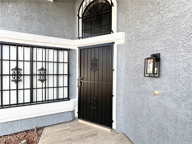 Building Photo - 4580 Allenford Dr