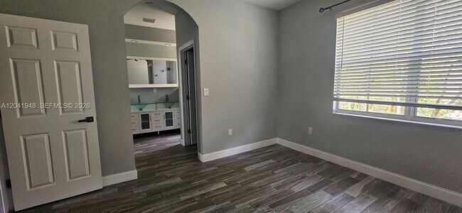 Building Photo - 3311 Merrick Ln